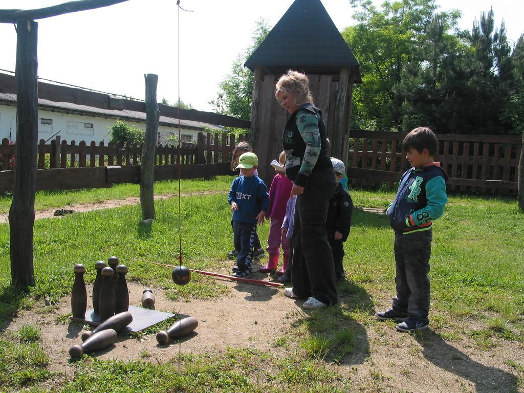 Willa Zoopark Zelcin Mělník Zewnętrze zdjęcie