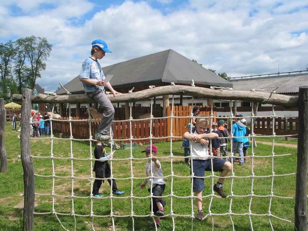 Willa Zoopark Zelcin Mělník Zewnętrze zdjęcie