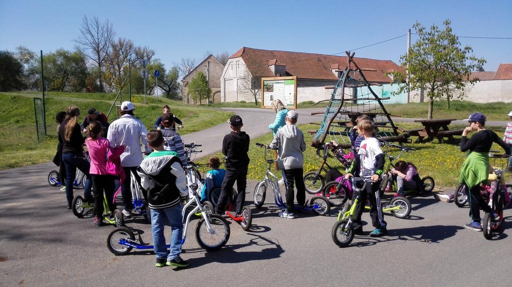 Willa Zoopark Zelcin Mělník Zewnętrze zdjęcie