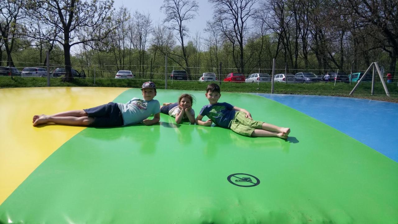 Willa Zoopark Zelcin Mělník Zewnętrze zdjęcie