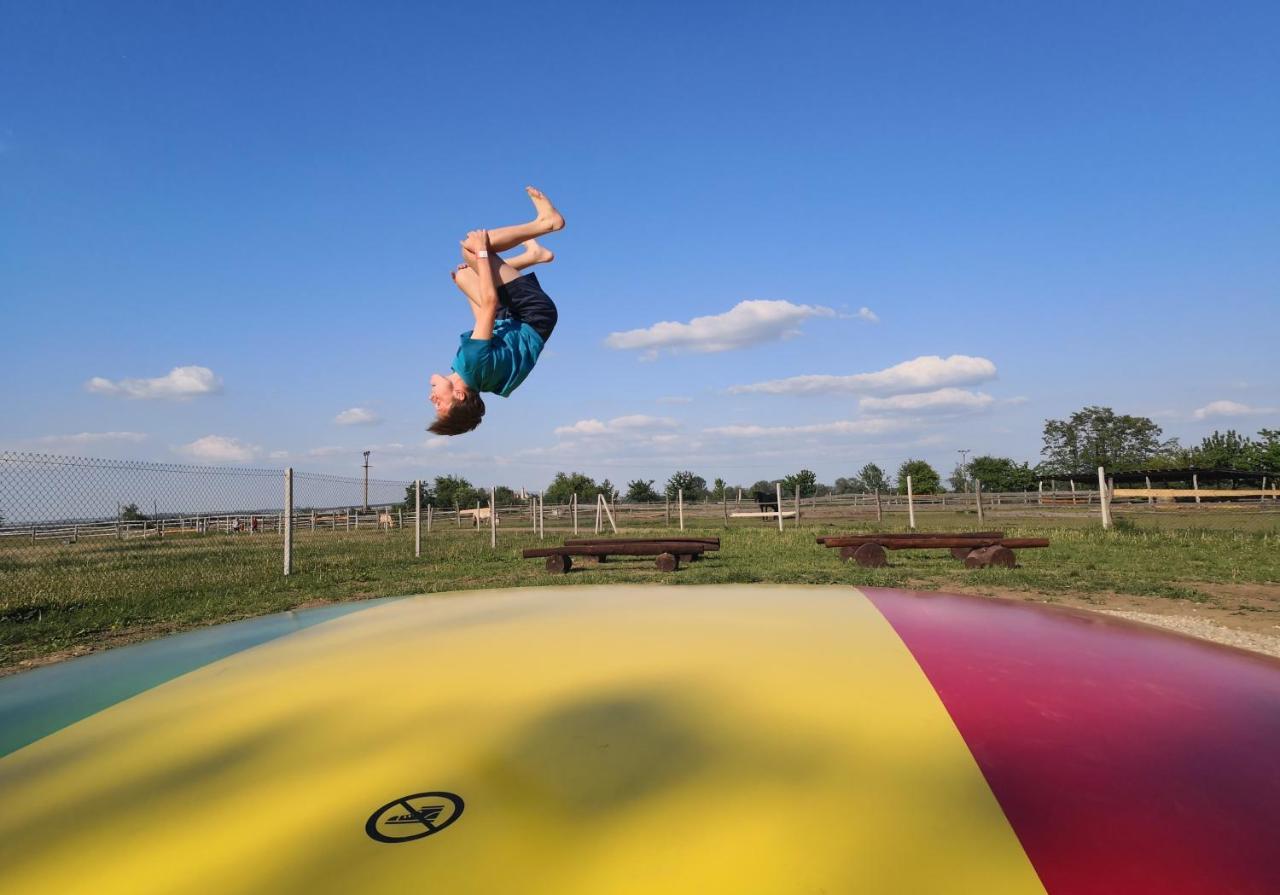 Willa Zoopark Zelcin Mělník Zewnętrze zdjęcie